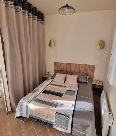 Studio Refait A Neuf Classe 3 Etoiles Châtel-Guyon Kültér fotó